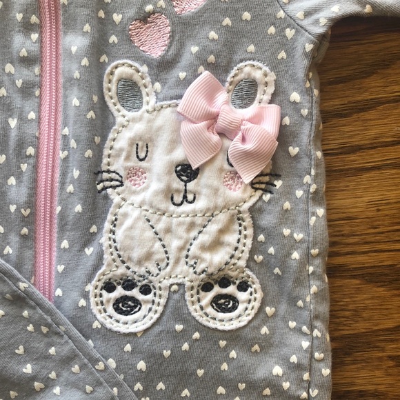 ⭐️ Set of 2 - Gerber zip-up footed pajamas - Picture 2 of 3